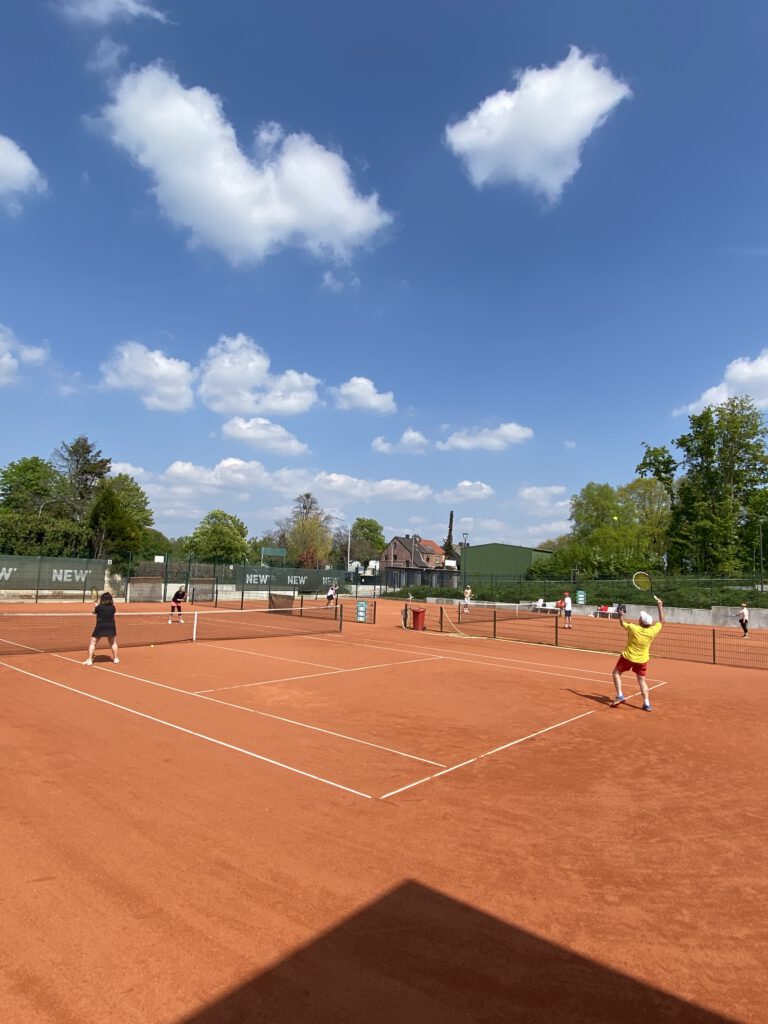 Tennisplatz 2 vom Rheydter Tennisvereinein Schwarz-Weiss